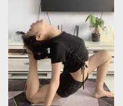 最新反差露脸艺校舞蹈系小美女一少