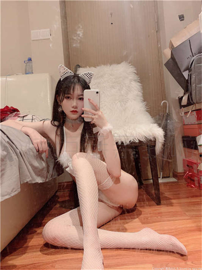 最新高颜值COSER魔法秋秋（快点亲亲我）资源