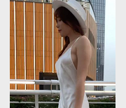 最新秀人网专属烧货-芝芝booty