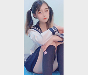 最新粉嫩萝莉鱼丸之丝质袜子