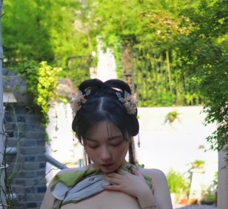 [推荐]展示系光“阴”福利姬@酒月+尺度私拍视图合集[530P+20V/201M]