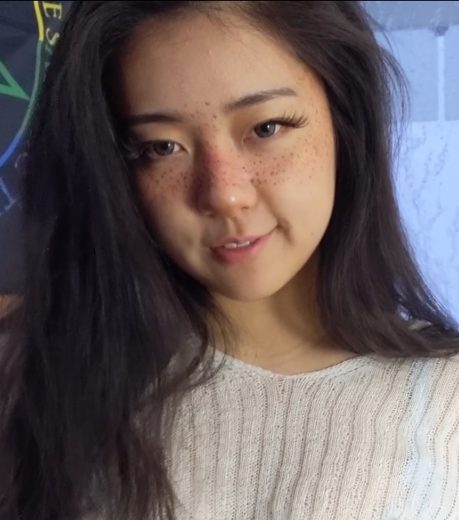 [自行打包]+【全網精品福利】爆贊雙馬尾！Onlyfans可愛肉肉JK亞裔『k...+[4v+1.1g][百度盘]