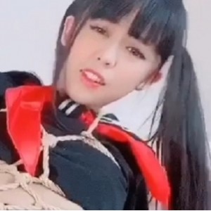 Twitter双马尾妹子〖Kittyxkum〗之绳精病系列，为爱束缚经典视频6.7G合集 [20v+6.7G]