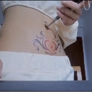 罕见-小蛮腰腐女另类自我安慰，肚脐眼上的跳动[1v+83m]