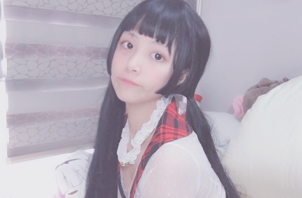 小奈奈穿女仆装扮，演绎温柔可爱！网红小奈奈的萌妹子女仆装演绎，宅男们的“小仙女”梦想！