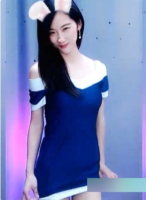 《虎牙性感女主播小小兔的梦想之旅:令人眼前一亮的颜值、性感头发和不露脸的网红身材》