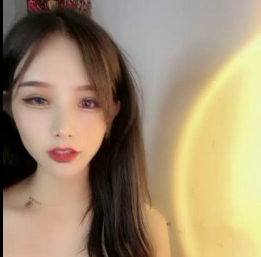 震惊-艺校学生妹互动有尺度自玩