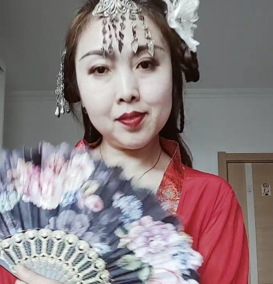 肚皮广场舞女王《柏欣彤》定制