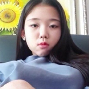 考研大学生《小狗橙子》展示自我