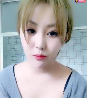 黄色短发小姐姐直播