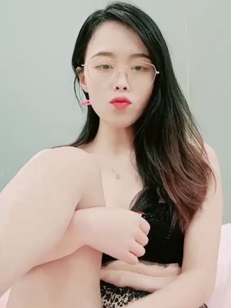 高中英语老师主播一线天名器具喷水视频