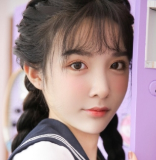 喜欢暴露自己蚌壳的粉嫩女神《樱桃豆》最新英式校服