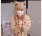 《软萌兔兔酱：甜系作品，作者自拍，互动观看》