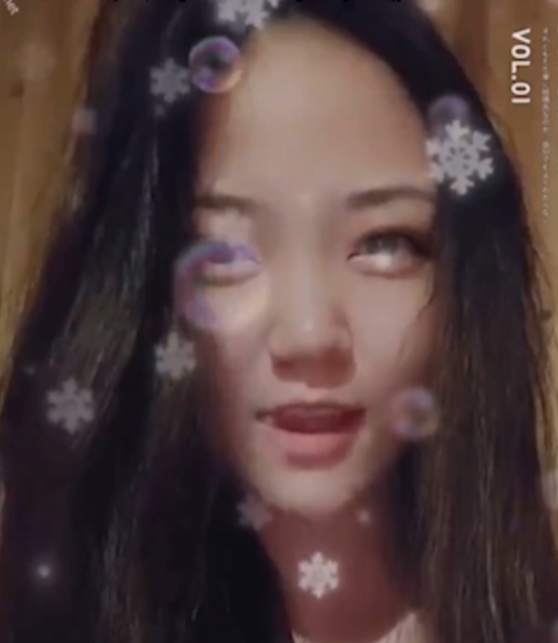 【AMYun女神】各种露脸展示有尺度嘴上功夫[152P+1V+1.4G+百度盘]