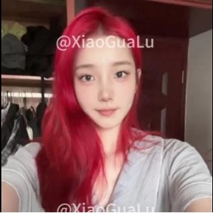 小瓜陆：优质美少女自拍视频资源，31张图集，值得关注的福利姬