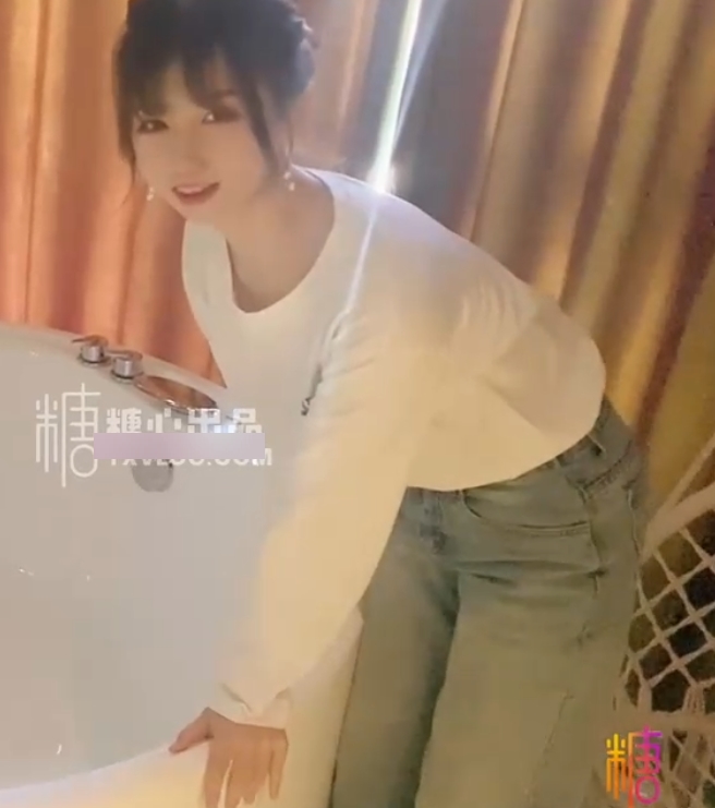 《糖心小桃酱:290个热搜视频,51v36g震撼上线》