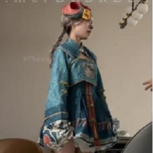 《可爱小僵尸大战道士》1个视频,1V1.2G