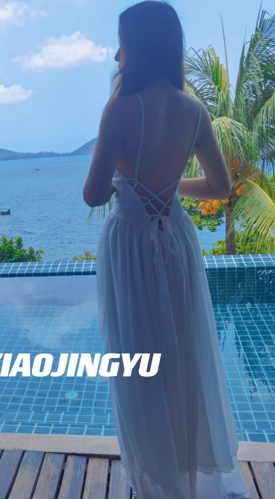 女神百度福利曼妃小雨最新合集82V13.4G，偶遇粉丝被舔脚