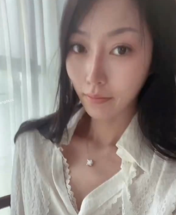 妻子小狗展示指教彤彤乖最新合集152V9.25G，温馨互动