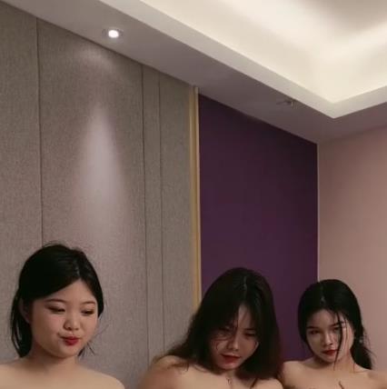 男力浴室多人秀最新合集1V1.4G,给力自拍气氛火热