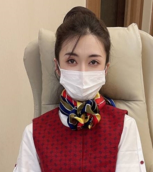 转载推特空姐黑丝美腿合集74V2.88G,宝马神服装展示