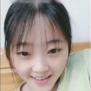 清纯甜美学生妹最新合集1V760M，校园女神风采