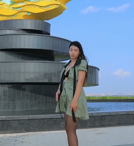 重磅转载百度盘户外女神静一最新合集1V2G,双层压缩链接永久有效