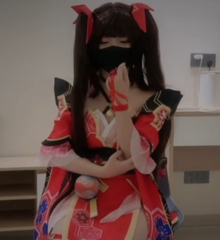 人气美少女百度盘嫩萝妹子小奈最新合集1V+717M，崩坏Cos花火解压密码