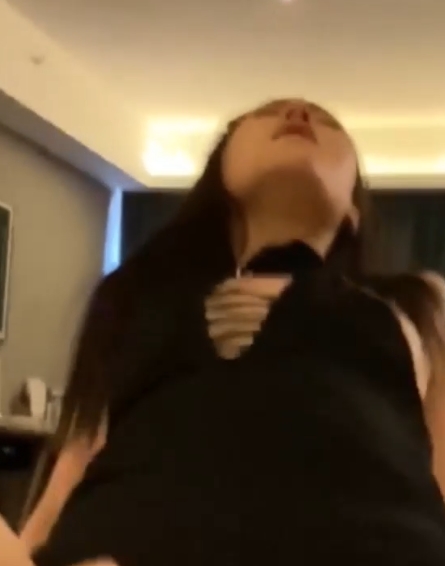 自行打包百度盘白金泄密空姐土豪合集1V168M，价值30万劳力士，解压密码观看