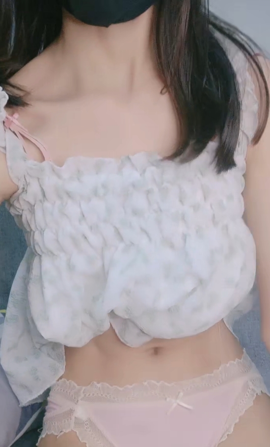 百度盘清纯大长腿美少女怡崽最新合集1V864M，站立推车打瞌睡