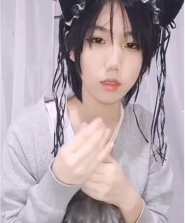 FL姬高跟鞋狐狸尾巴露脸合集1V1G，时尚街拍