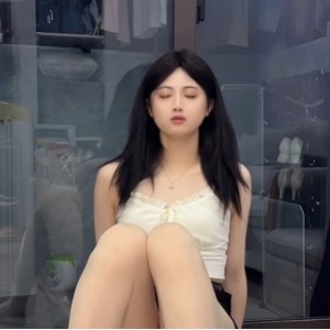 伪娘合集百度盘珍藏版小薰最新视频225V17.7G，OLNYFANS水印压缩收藏