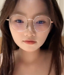 新晋反差嫩妹互动合集多人游V6.72G,闷骚眼镜小迷妹放飞自我