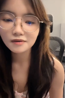 新晋反差嫩妹互动合集多人游V6.72G,闷骚眼镜小迷妹放飞自我