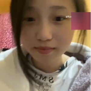 多V百度盘清纯福利姬小狗自拍增强版合集20.8G，多人游放飞自我