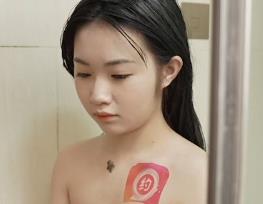 高中生星空嫩妹文文最新合集1V944M，自拍作品，耐看年轻