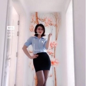 快手12.6W粉丝锦缎儿芝芝合集