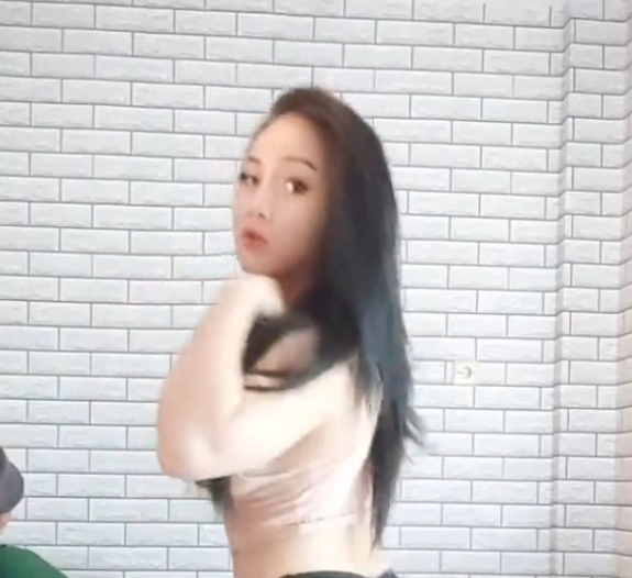 24.2G太感觉放飞自我160部TS精选约直男合集