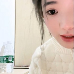 西瓜视频大二妹宿舍直播30V50G小蛮腰