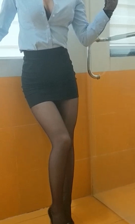 推特丝袜美腿小丝CC73v12.4g嘿嘿很火辣