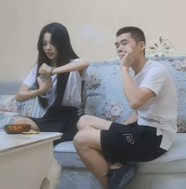 推特小陈头超火辣性感视频74v55G热辣喷血