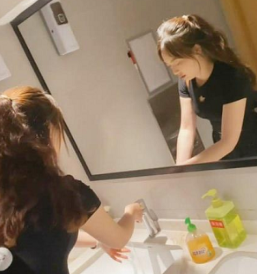 餐厅女神绝密资源99部惊艳全景0.43GB私密收藏