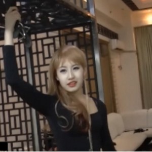 丝足系列冰冰丝足视频合集126部55G脚型瘦长红甲油