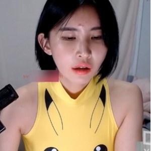 韩国ekgpH级feng ru fei tun御姐甩奶按摩合集10部17.4G，双峰傲人高清