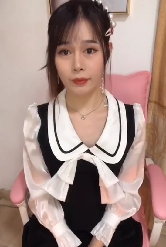 武六张思妮女装大佬合集102部50.9G,喉结不明显骨架纤细