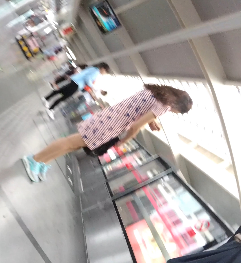 TTK小雅街头抄底视频合集37部8.5G,黑长直腿细白某处风光