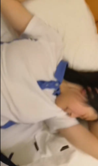 实验中学眼镜妹课间实录54部1.7G清纯诱惑