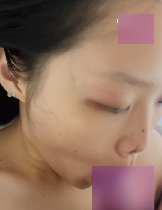 眼镜娘大二清纯私密视频2部336M珍藏资源