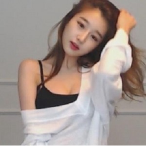 推特janpet12兔子草粉丝专属影片合集20V2.25G超诱人