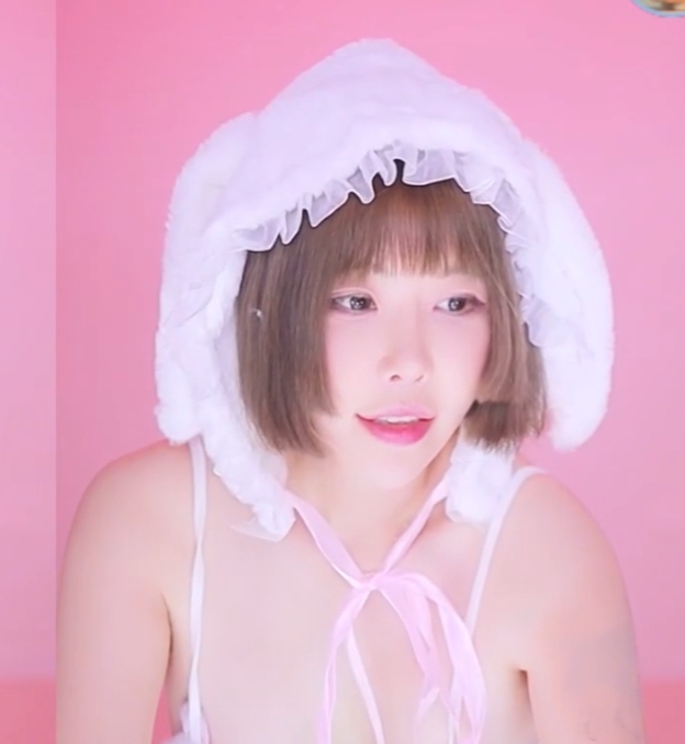 BJholymoly福利姬热辣视频26部4.4G呐喊